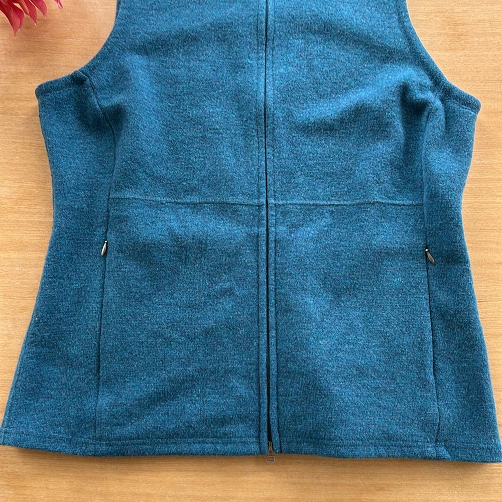 Sleeveless Zip-Front Blue Fleece Vest - Picture 2 of 6